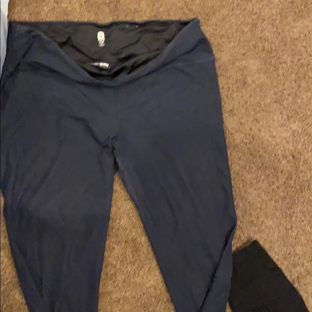 2 Pairs Avenue 26/28 Tall Jean leggings, blue